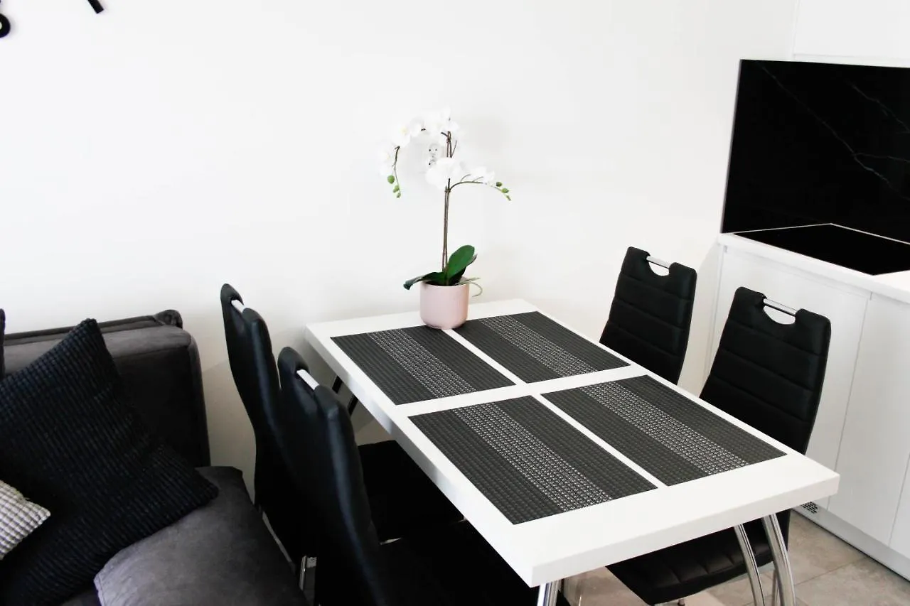 Apartament Wroclaw Centrum Galeria Magnolia 0*,  Poland